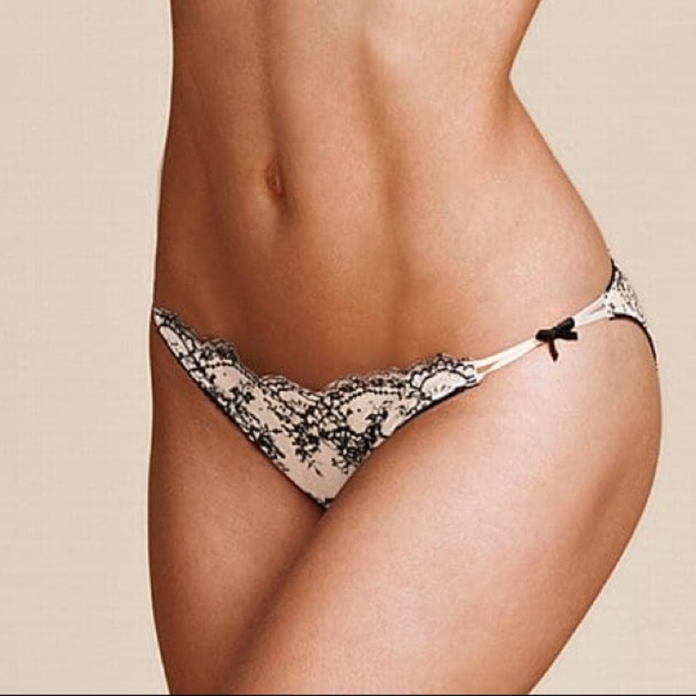 Victoria's Secret Shimmery lace bikini Panty - Picture 7 of 8